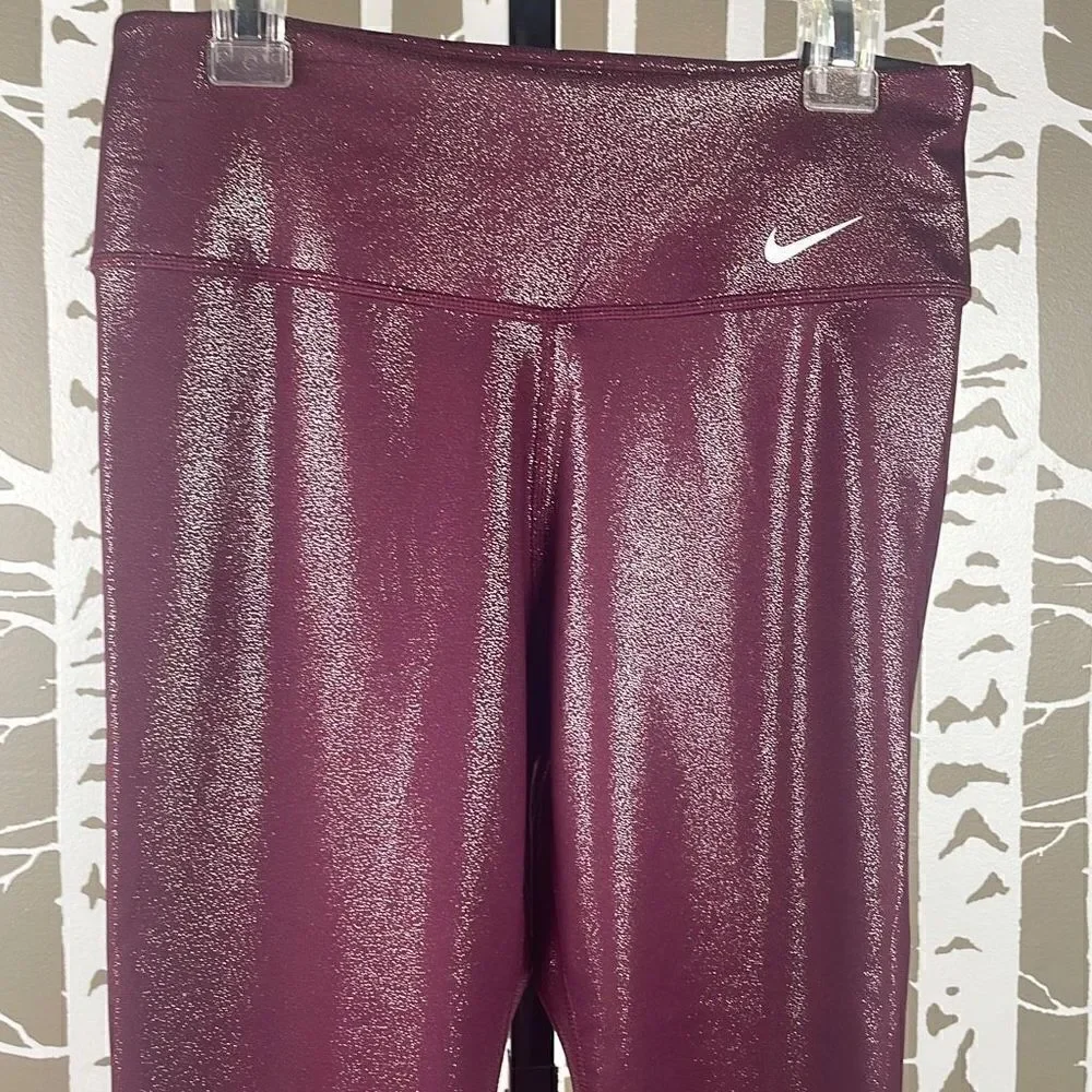Nike Mid Rise Tight Fit 7/8 Length Training Tight S Maroon Metallic